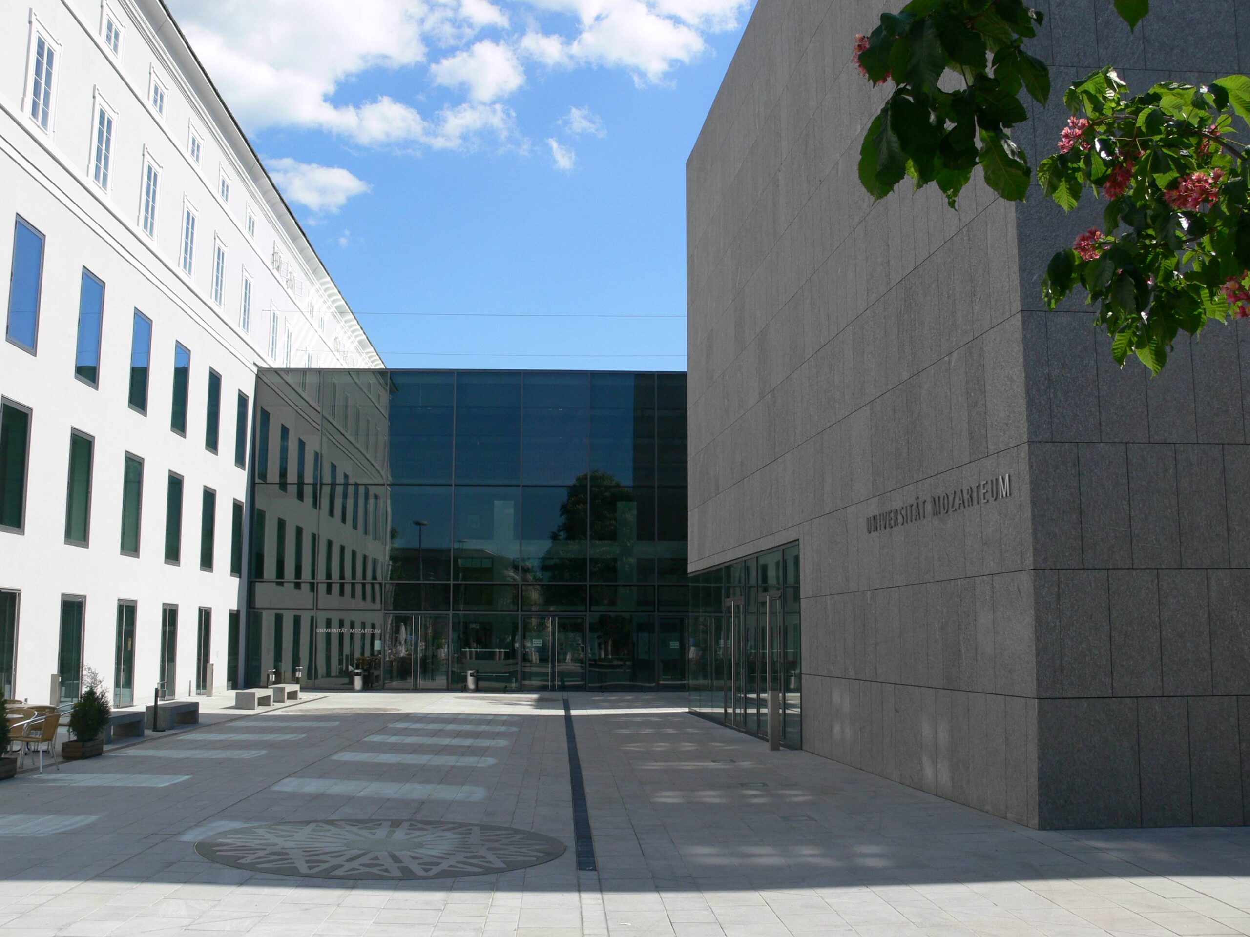 Mozarteum in Salzburg © Andreas Praefcke
